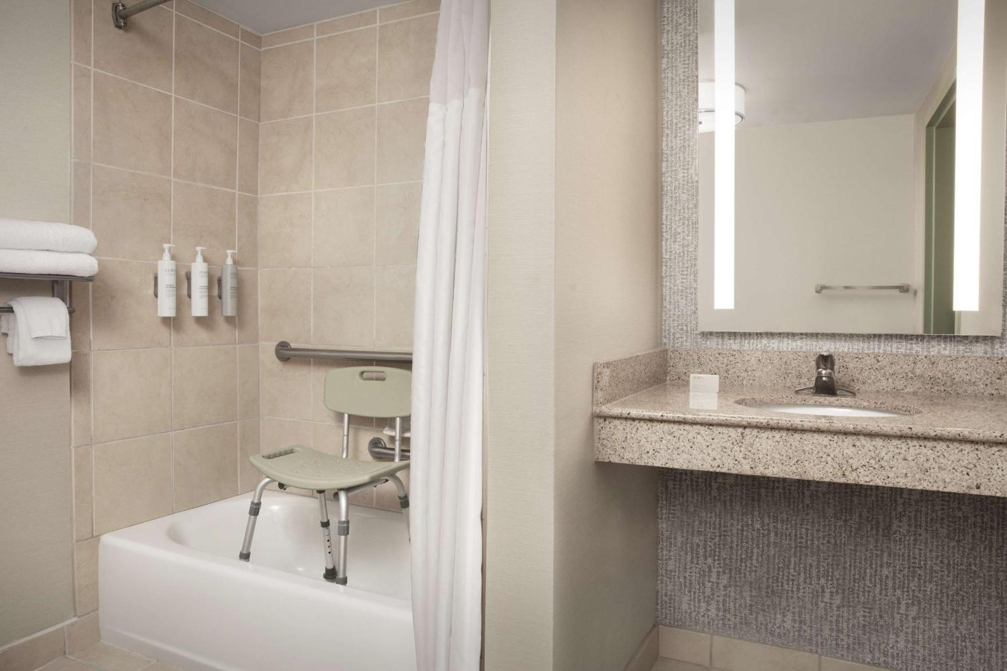 Hilton Garden Inn Columbia/Harbison Екстериор снимка