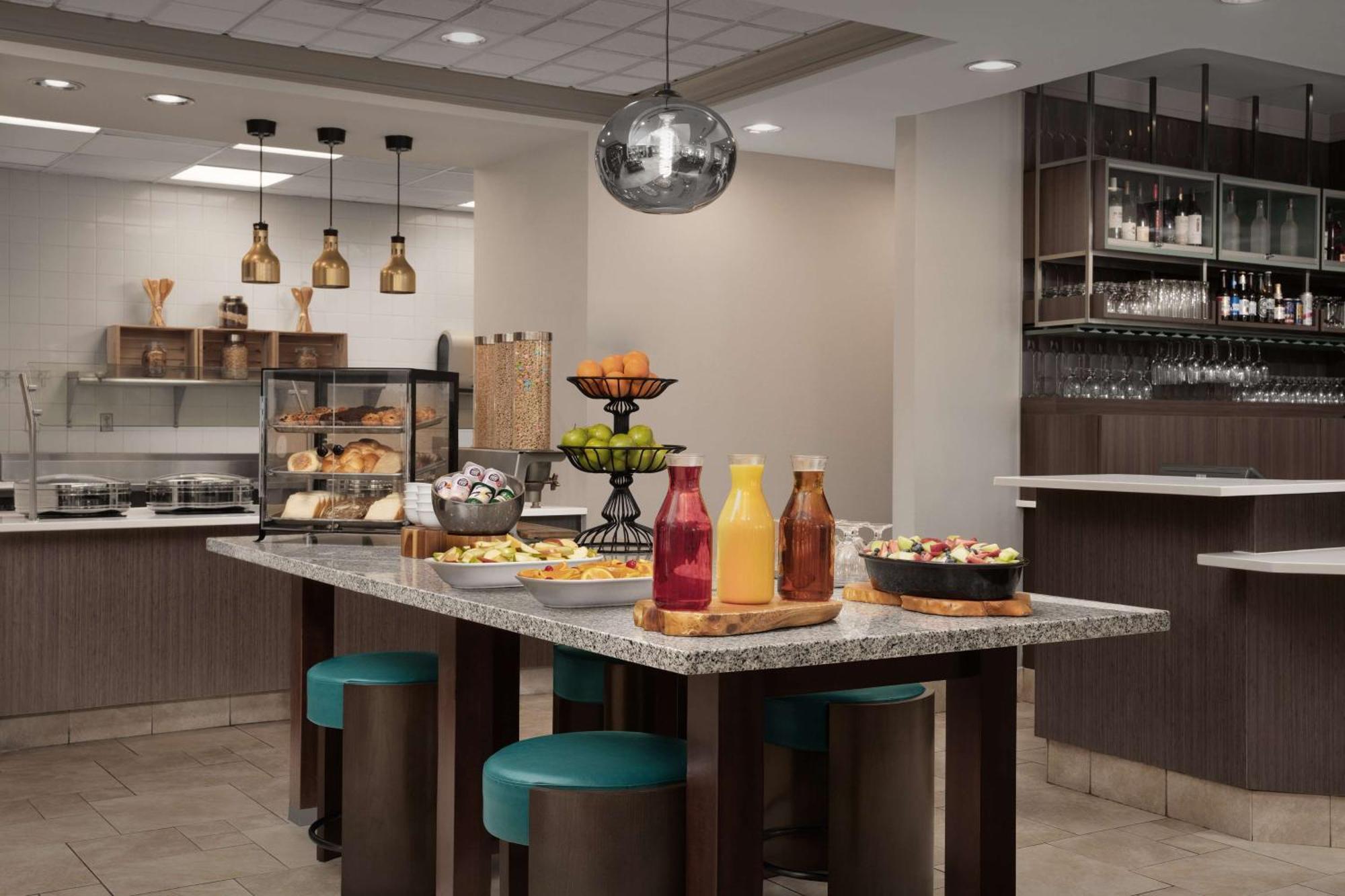 Hilton Garden Inn Columbia/Harbison Екстериор снимка